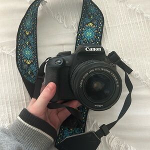 CANON Rebel T7 with 4 Batteries! Amazing Pictures- In Excellent Condition!